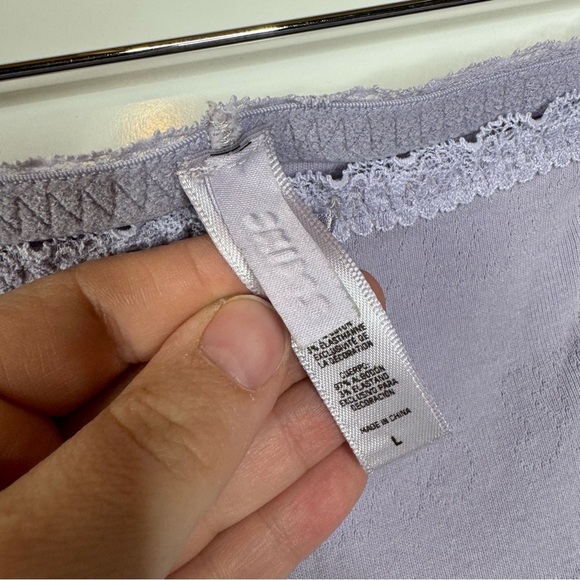 Skims Pointelle Hot Shorts in Lavender Size Large - Picture 5 of 7